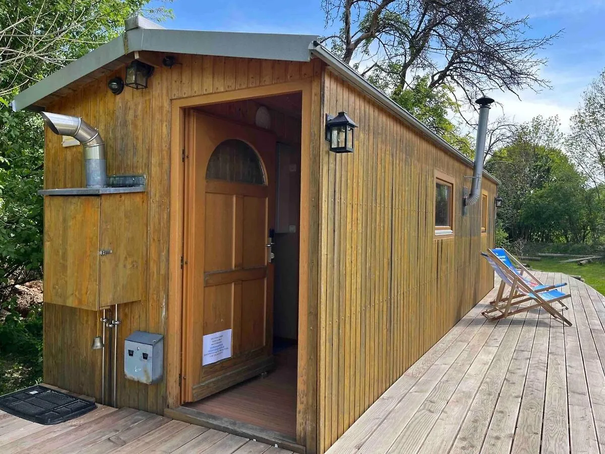 Overnight Stay In A Shepherd'S Wagon Tiny House 뮌헨 아파트